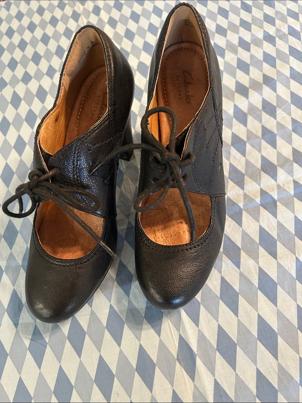 Clark’s artisan Flyrt Dally pumps
Size 7